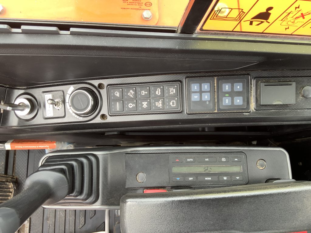 Doosan DX57 Wheeled Excavator (ST23100)