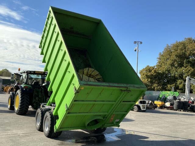 EFM/Botex 12T Hook Lift Trailer