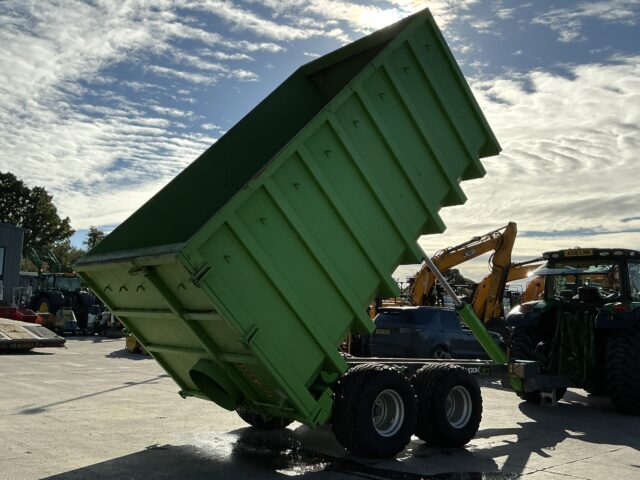 EFM/Botex 12T Hook Lift Trailer