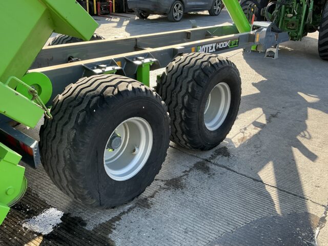 EFM/Botex 12T Hook Lift Trailer