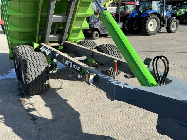 EFM/Botex 12T Hook Lift Trailer