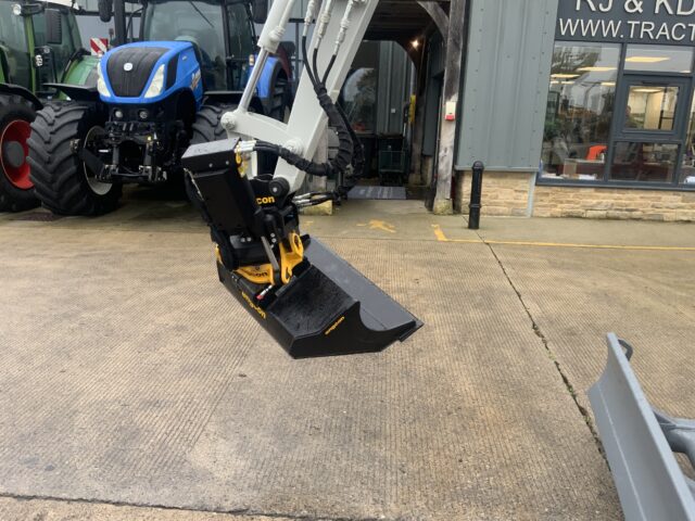 Engcon ECO2B-S30s/180 TiltRotator