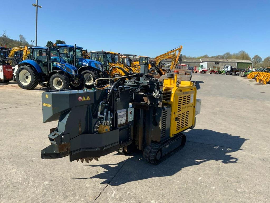 Garbin Fiber Remote Control Tracked Excavator 450E (ST22898)