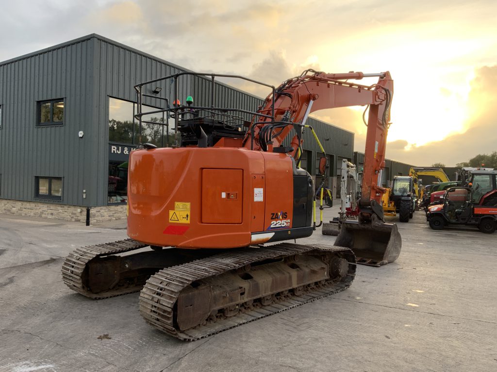 Hitachi Zaxis ZX225 us LC Digger (ST23966)