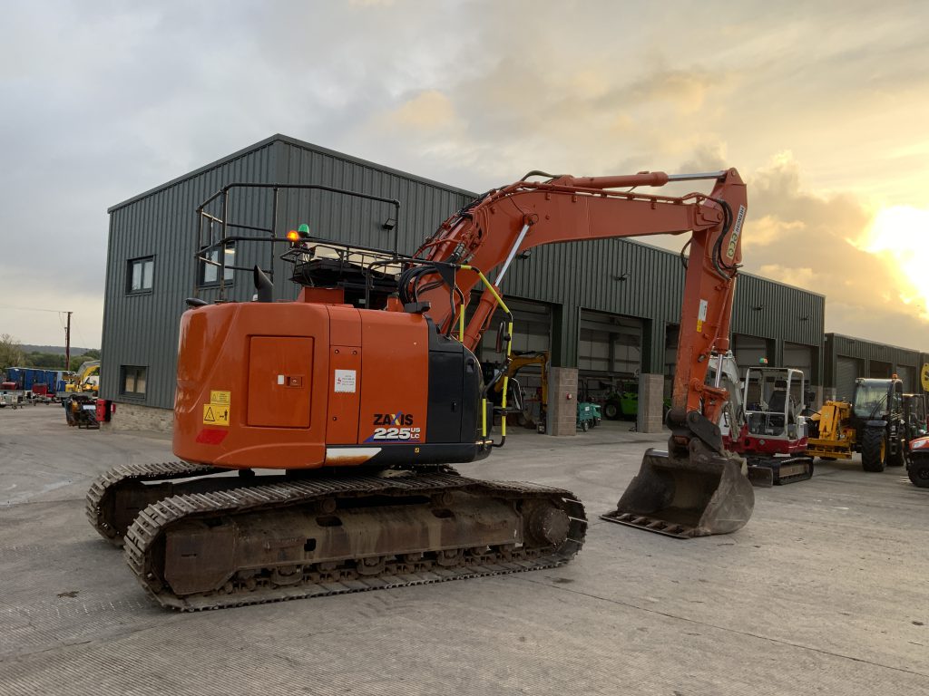 Hitachi Zaxis ZX225 us LC Digger (ST23966)