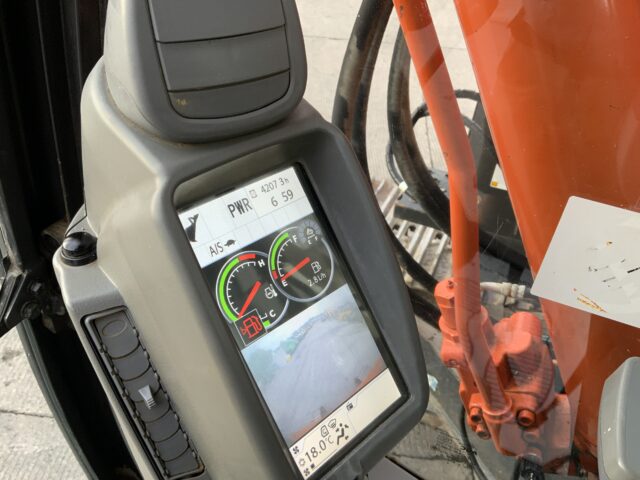 Hitachi Zaxis ZX225 us LC Digger (ST23966)