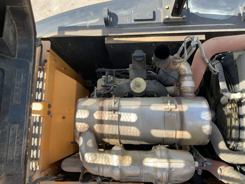 Hyundai HX140L Digger (ST23370)