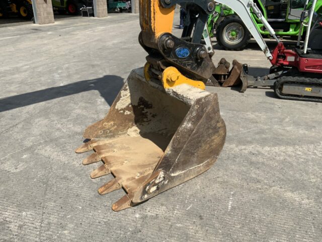 Hyundai HX140L Digger (ST23370)