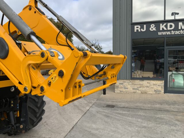 JCB 4220 Fastrac (ST24632)