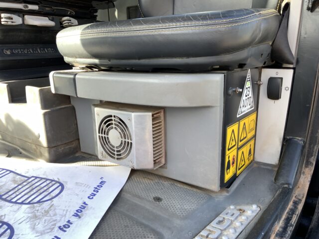 JCB 4220 Fastrac Tractor (ST24436)