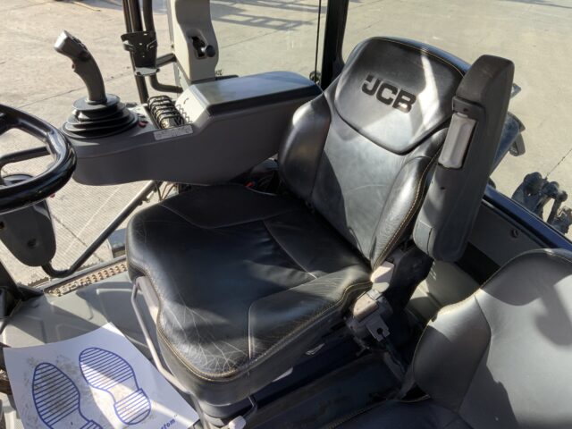 JCB 4220 Fastrac Tractor (ST24436)