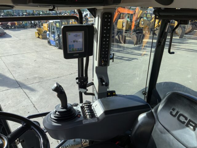 JCB 4220 Fastrac Tractor (ST24436)