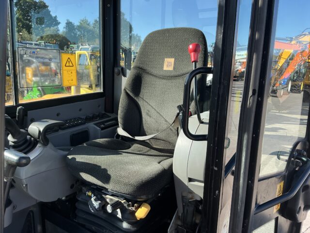 JCB 48Z-1 Digger (ST24549)