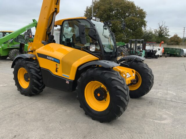 JCB 542-70 Agri Pro Dual Tech VT Telehandler (ST23946)