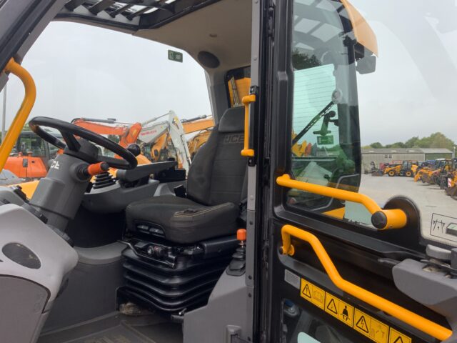 JCB 542-70 Agri Xtra Telehandler (ST23537)