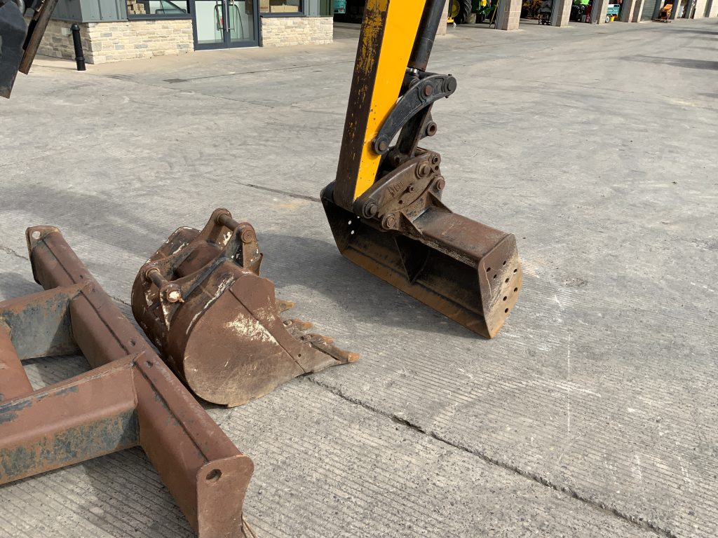 JCB 8050 Digger (ST24508)