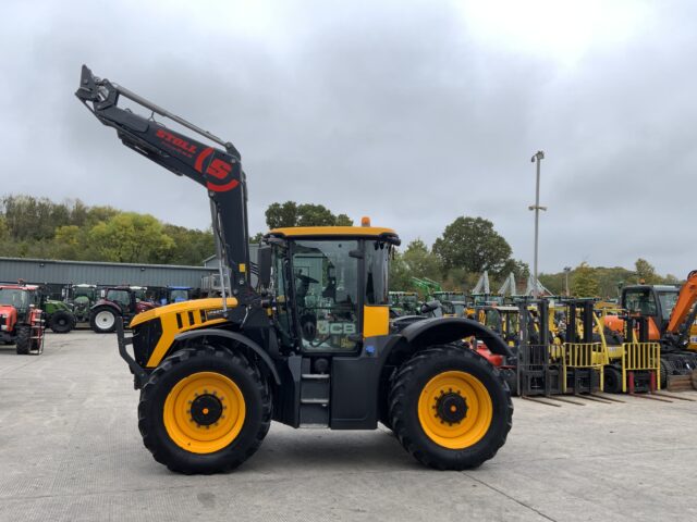 JCB Fastrac 4220 Tractor (ST24631)