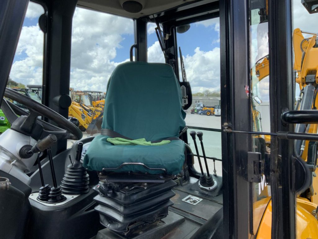 JCB Midi CX Wheeled Digger (ST23004)