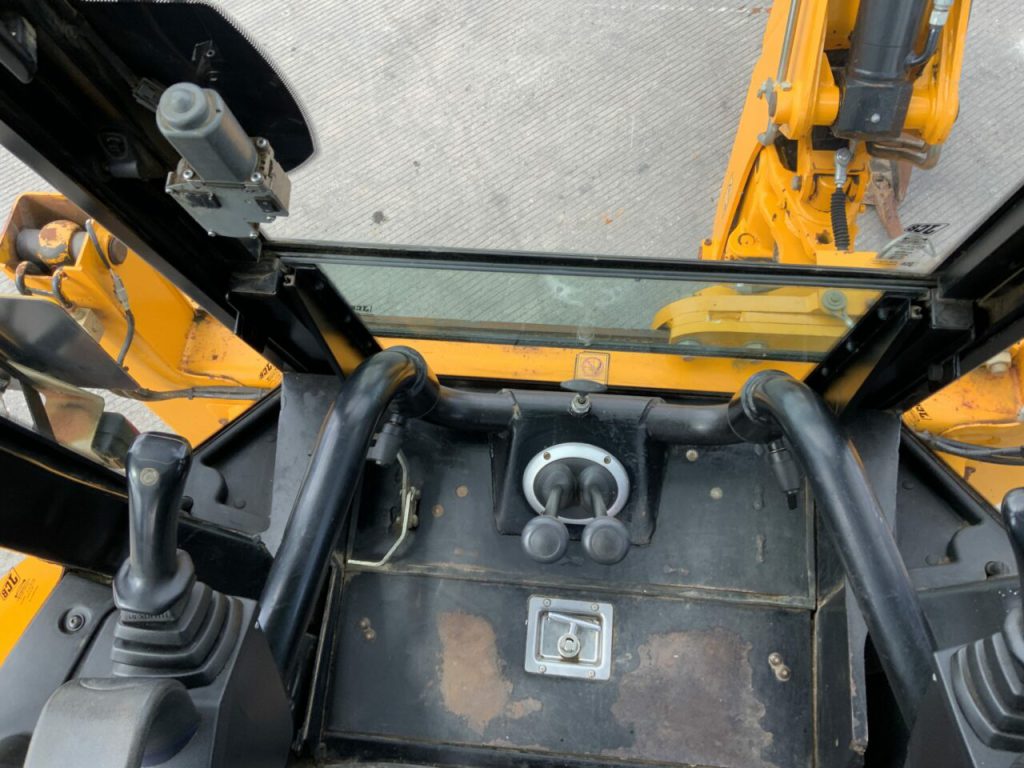 JCB Midi CX Wheeled Digger (ST23004)