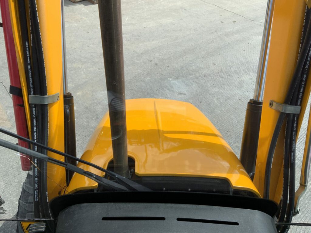 JCB Midi CX Wheeled Digger (ST23004)