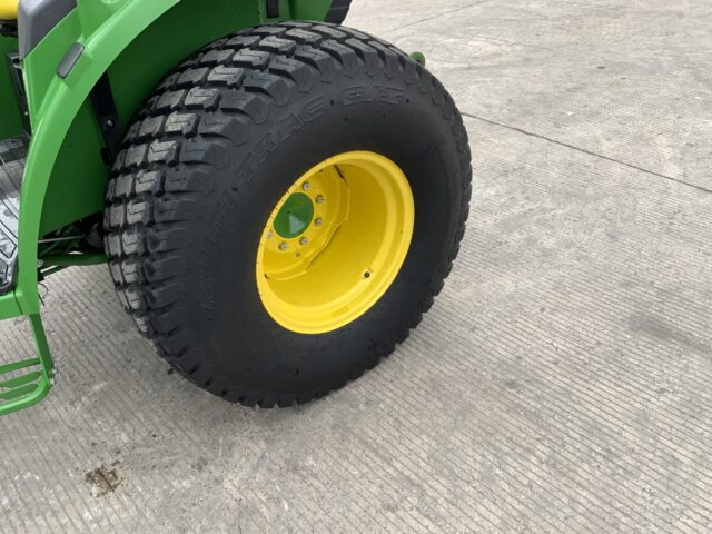 John Deere 4066M Tractor (ST24240)