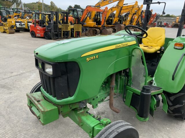 John Deere 5055E Tractor (ST24652)