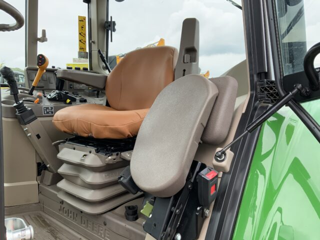 John Deere 6120M Tractor (ST24650)