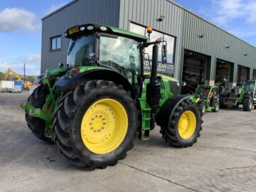 John Deere 6215R Tractor (ST24593)