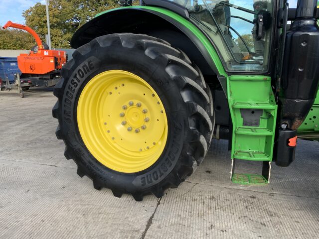 John Deere 6215R Tractor (ST24593)
