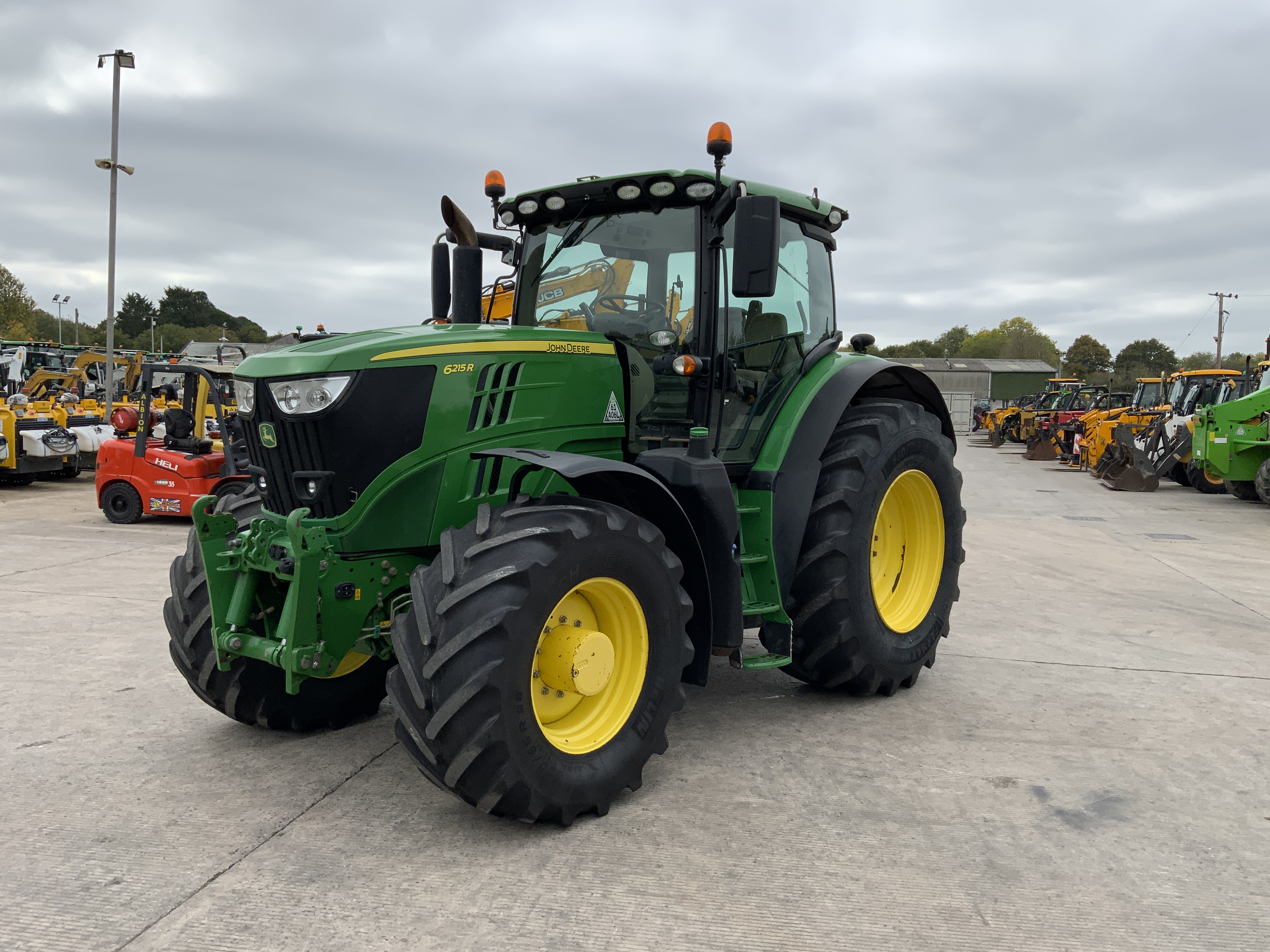 John Deere 6215R Tractor (ST23985) John Deere 6215R Tractor (ST23985)