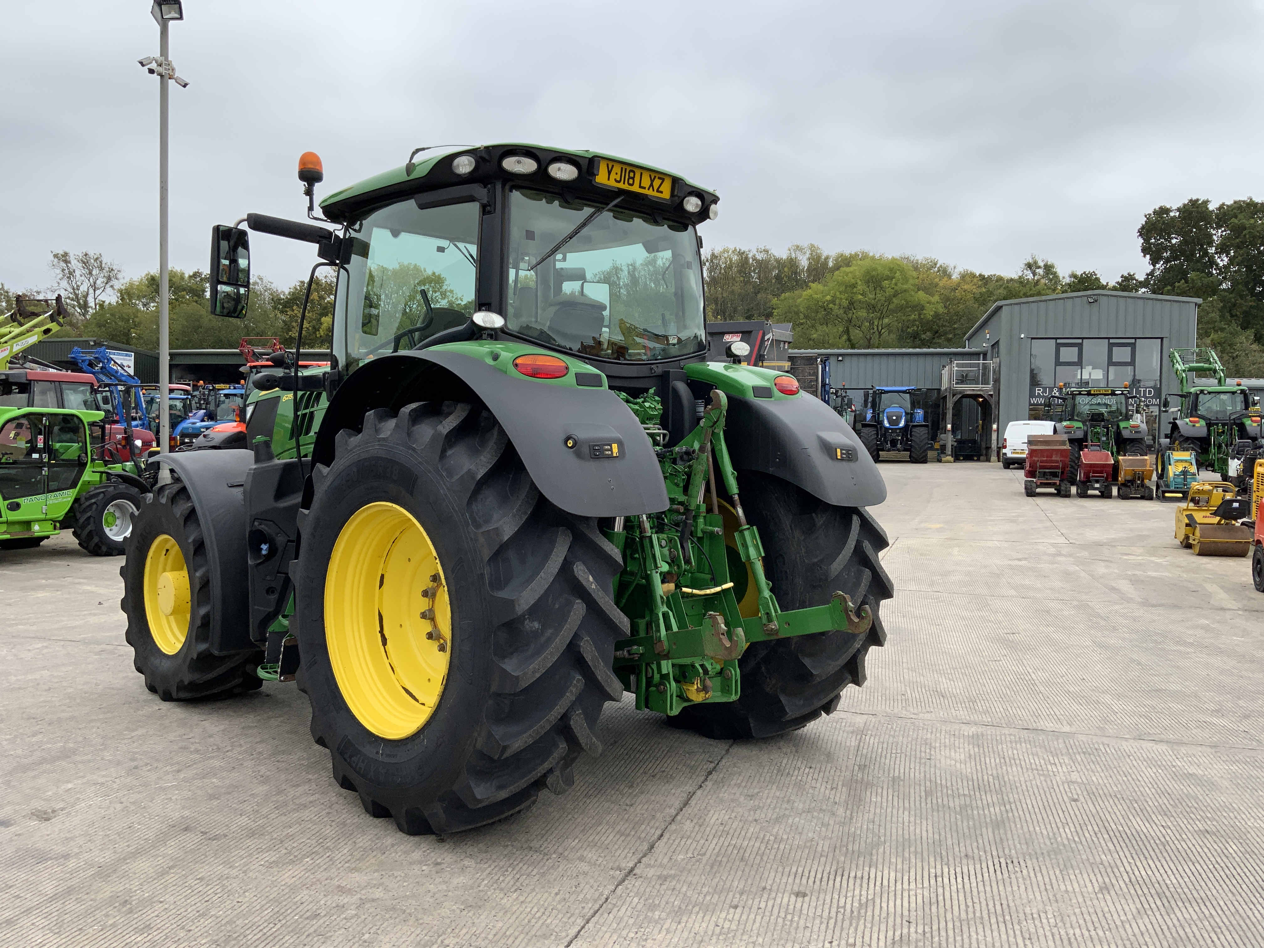 John Deere 6215R Tractor (ST23985) John Deere 6215R Tractor (ST23985)