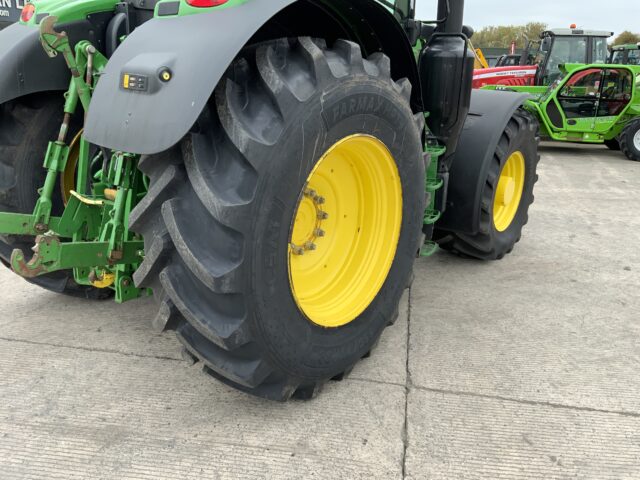John Deere 6215R Tractor (ST23985)