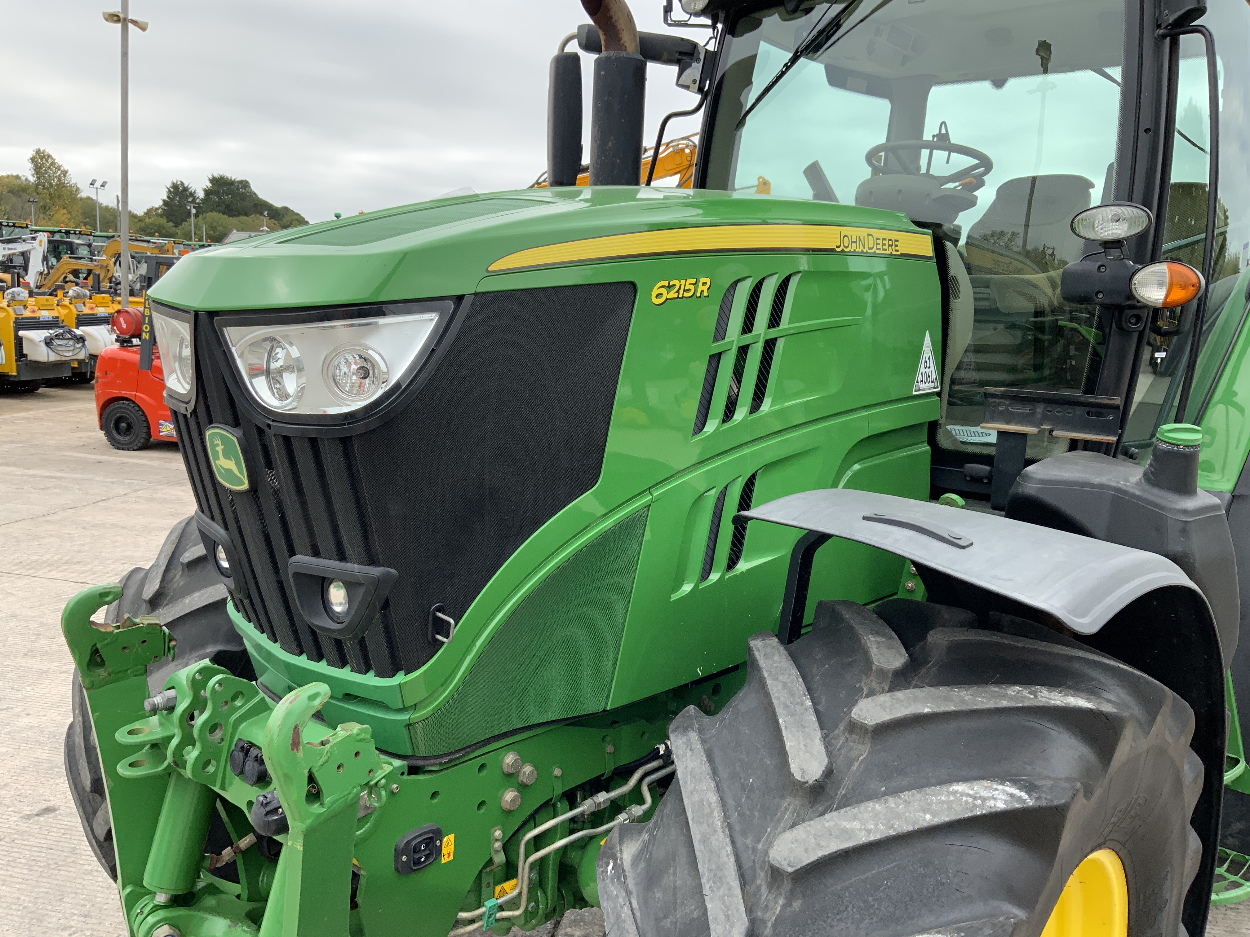 John Deere 6215R Tractor (ST23985) John Deere 6215R Tractor (ST23985)