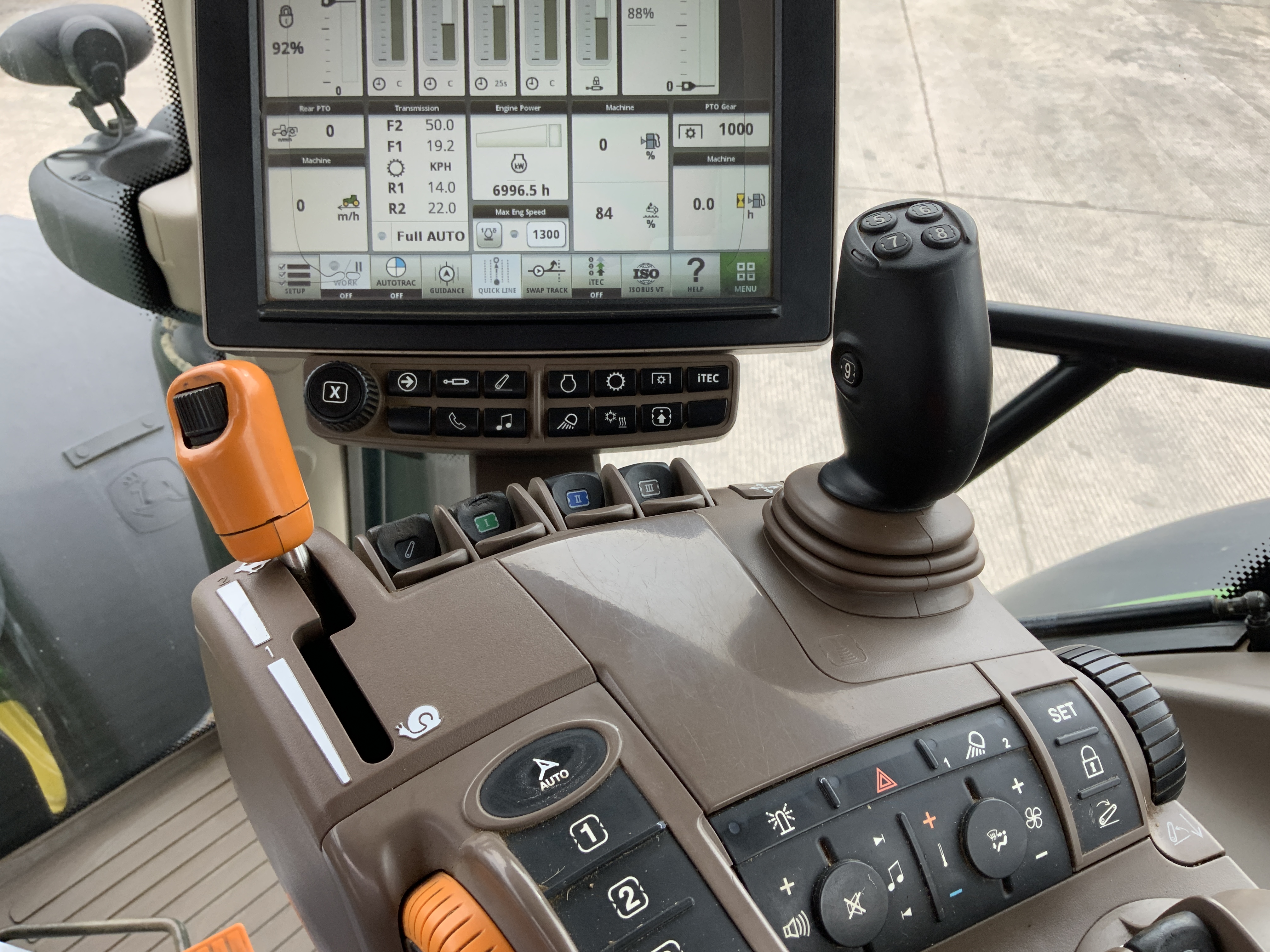 John Deere 6215R Tractor (ST23985) John Deere 6215R Tractor (ST23985)