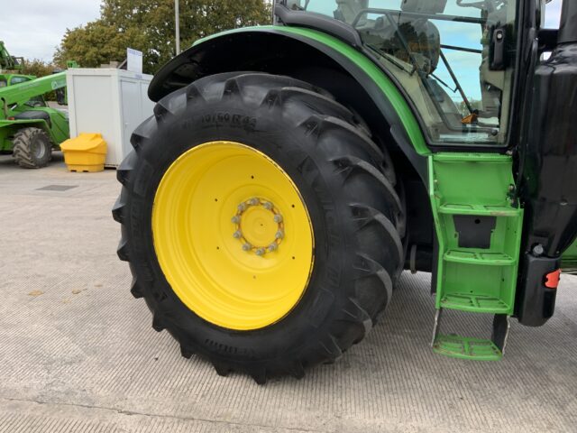John Deere 6215R Tractor (ST24428)