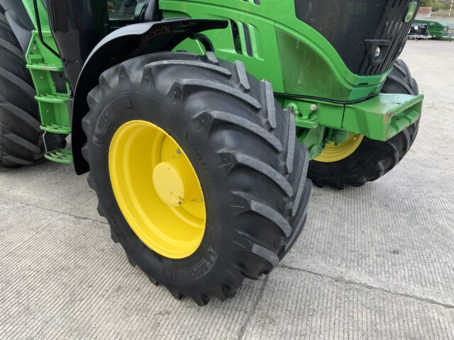 John Deere 6215R Tractor (ST24428)