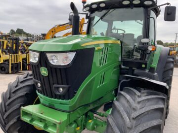 John Deere 6215R Tractor (ST24428)