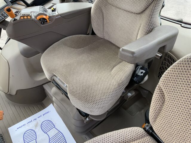 John Deere 6215R Tractor (ST24428)