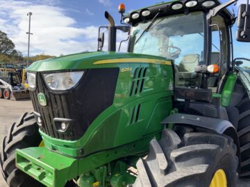 John Deere 6215R Tractor (ST24593)