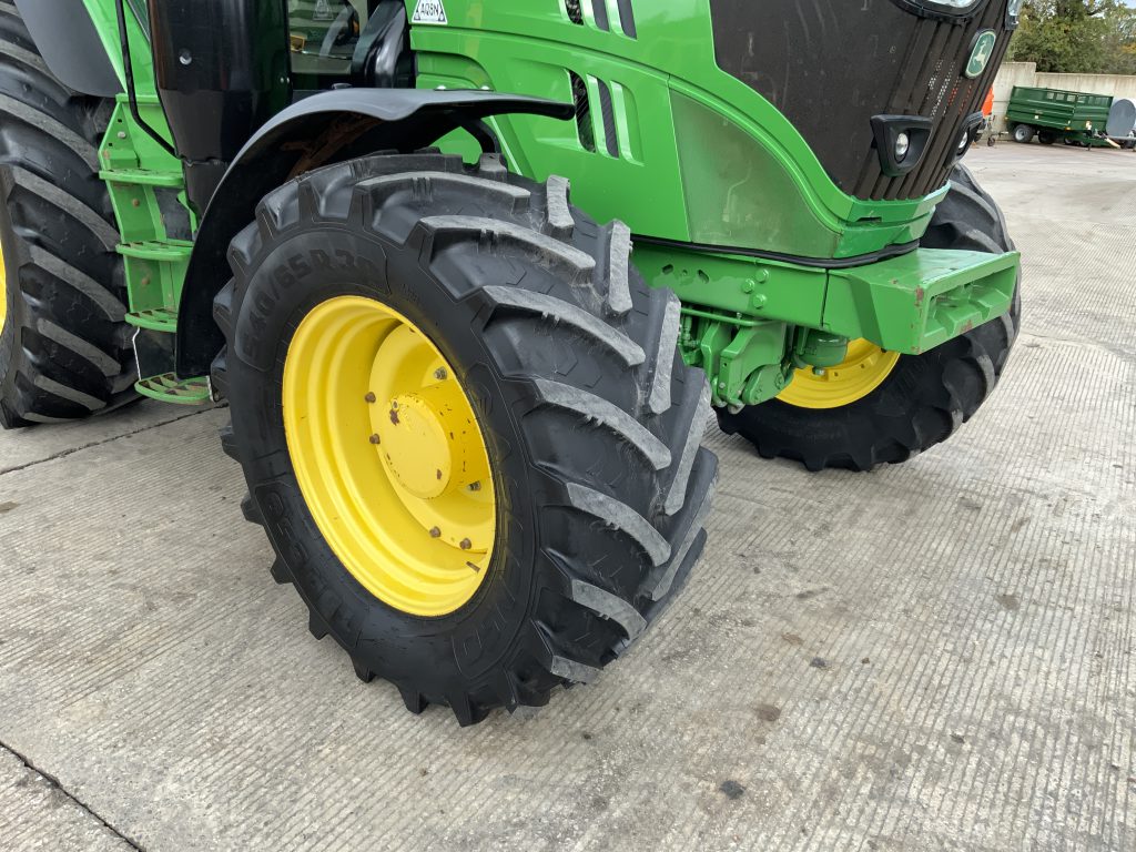 John Deere 6215R Tractor (ST24594)