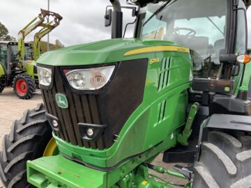 John Deere 6215R Tractor (ST24594)