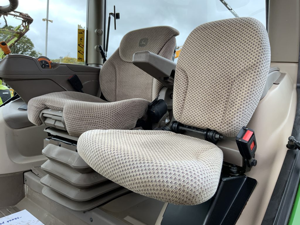 John Deere 6215R Tractor (ST24594)