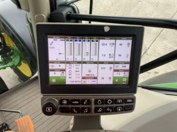 John Deere 6215R Tractor (ST24594)