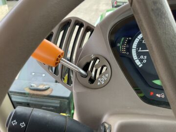 John Deere 6215R Tractor (ST24594)