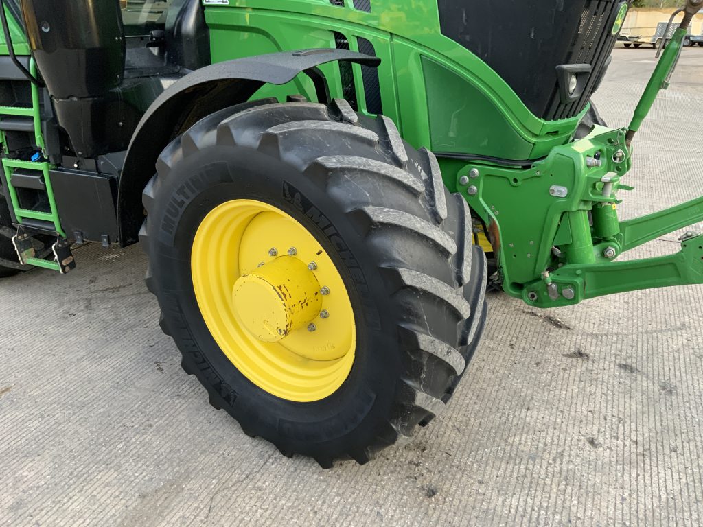 John Deere 6230R Tractor (ST24280)
