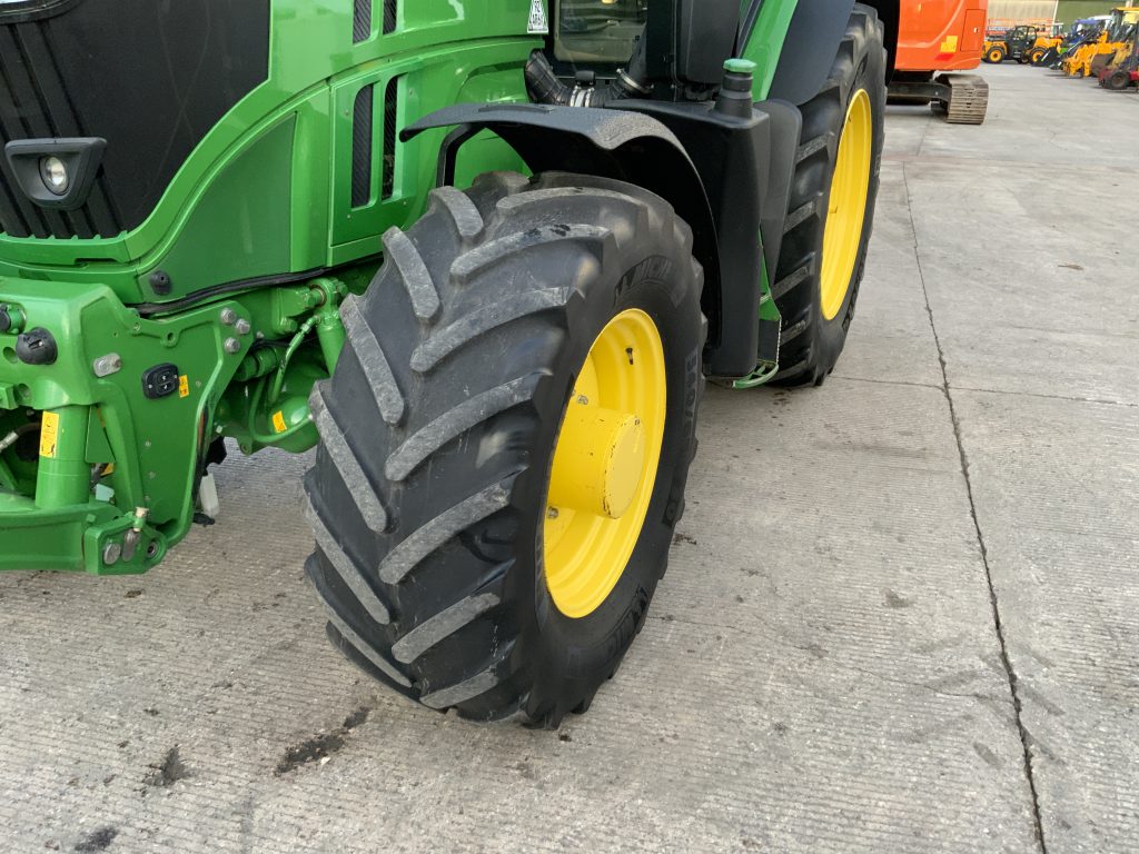 John Deere 6230R Tractor (ST24280)