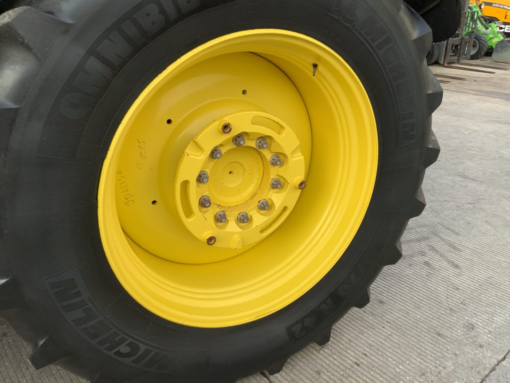 John Deere 6230R Tractor (ST24280)