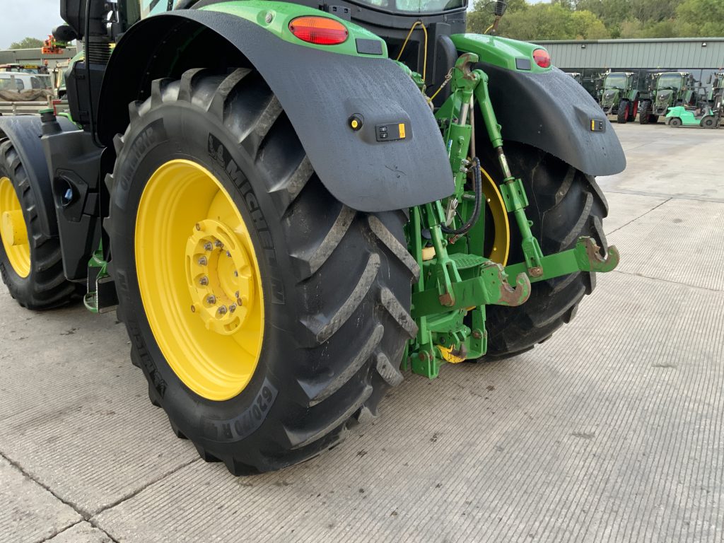 John Deere 6230R Tractor (ST24280)