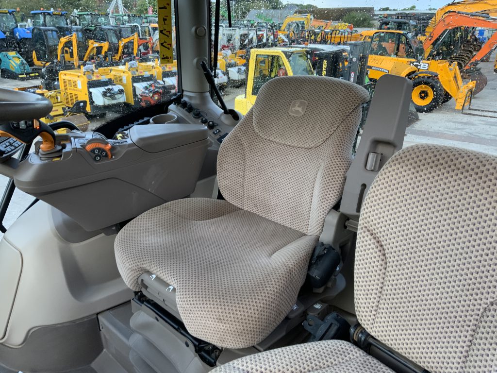 John Deere 6230R Tractor (ST24280)