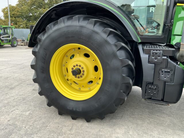 John Deere 7250R Tractor (ST24600)